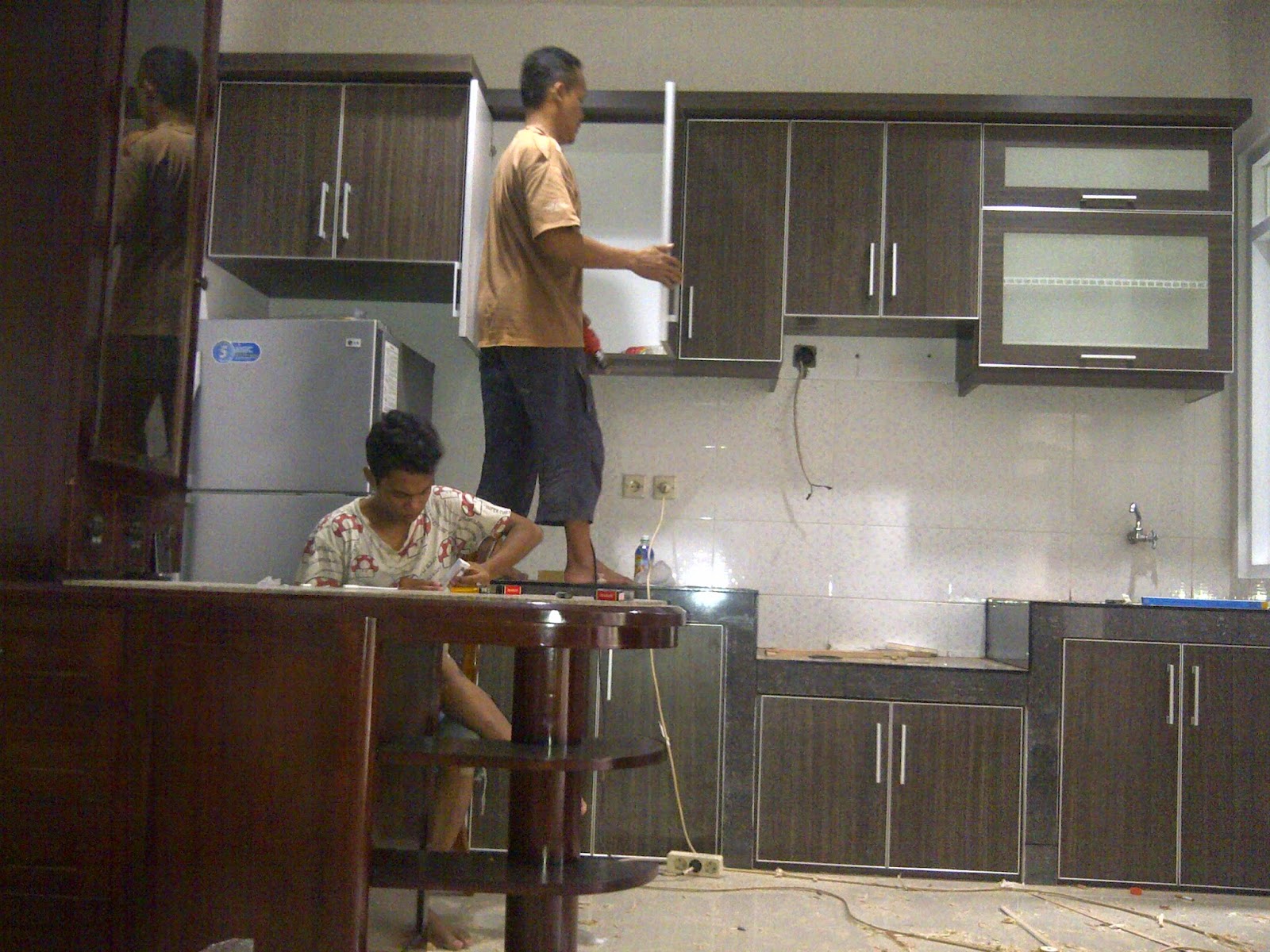 Gambar dapur minimalis Bentuk L - Jasa Kitchen Set Murah Gambar dapur minimalis Bentuk L - Jasa Kitchen Set Murah