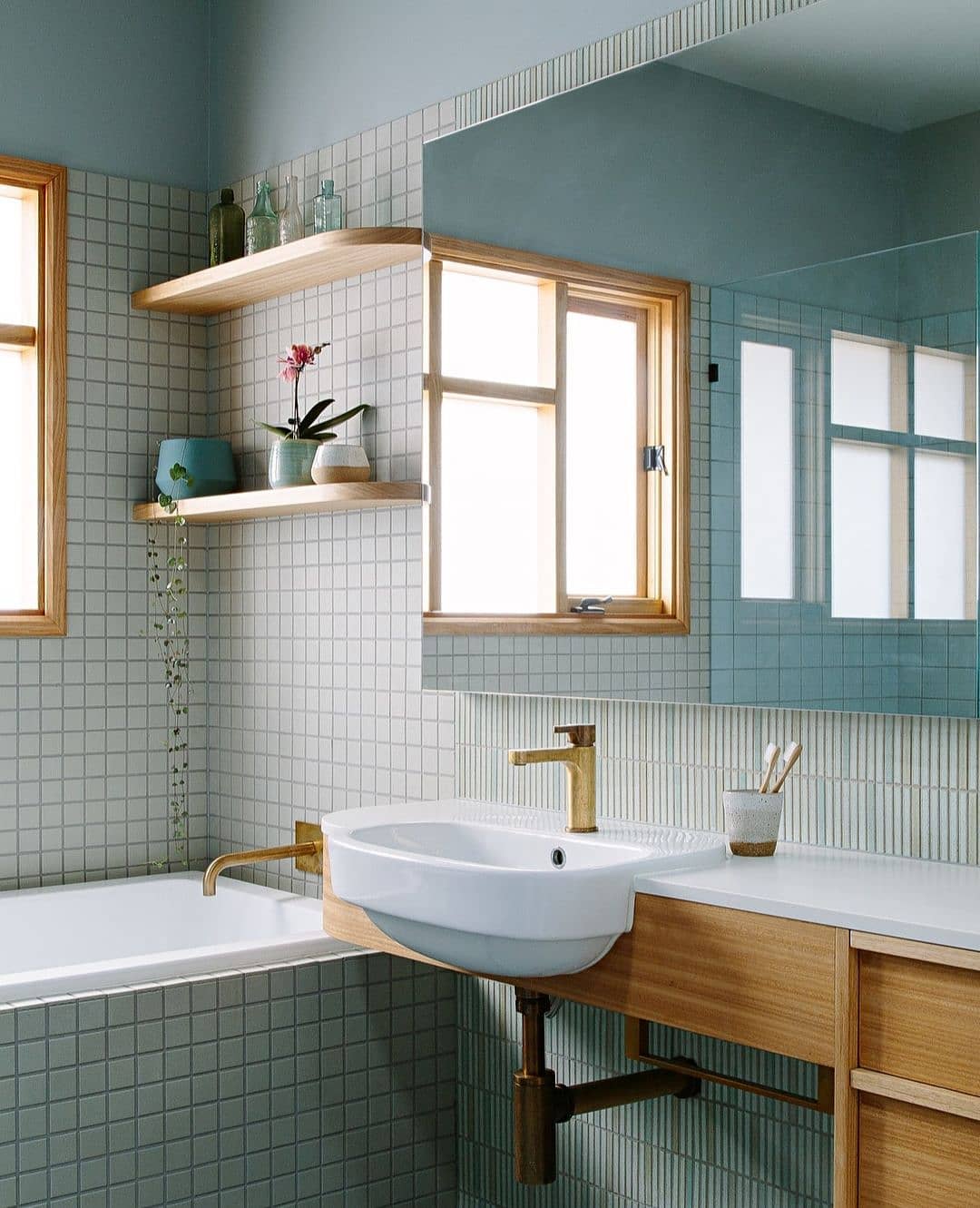 4 Desain Kamar Mandi Kecil Minimalis Paling Diminati