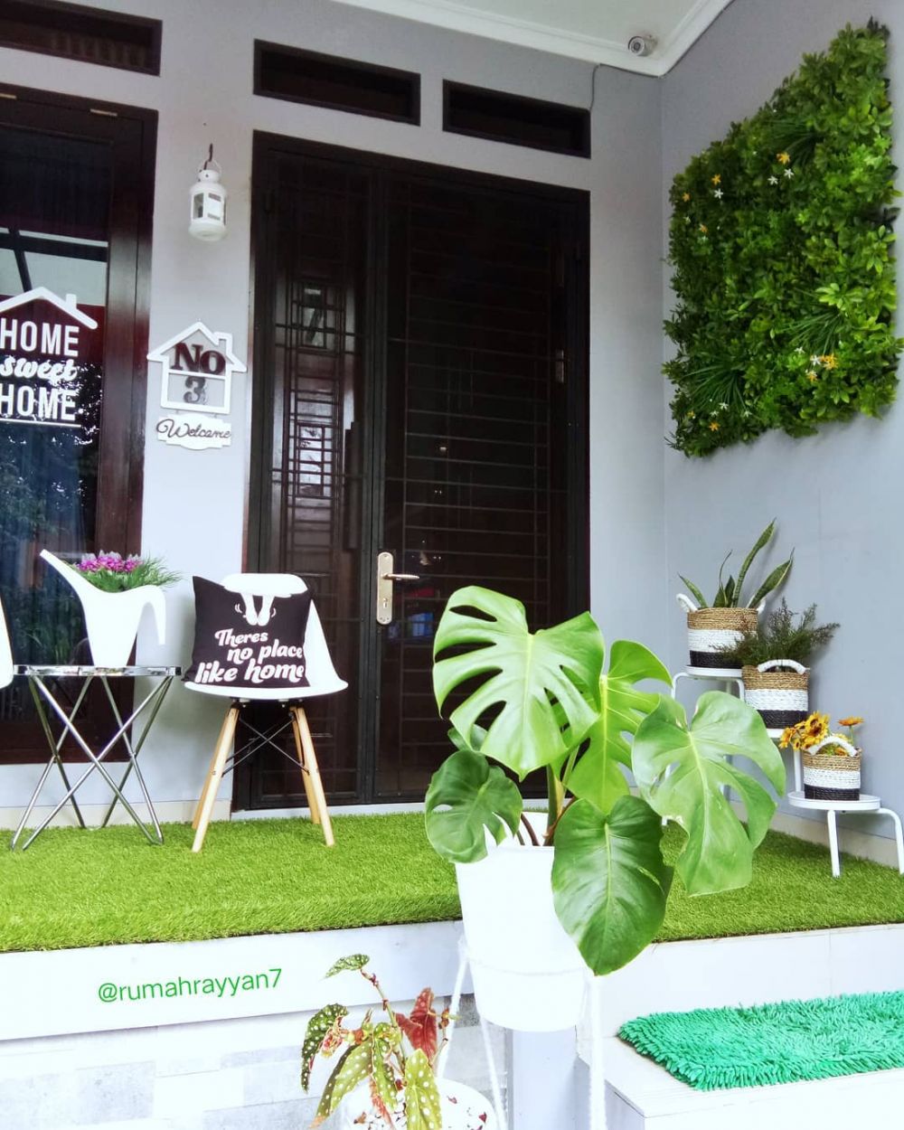 4 Desain teras rumah ini tampak simpel dan cozy abis 4 Desain teras rumah ini tampak simpel dan cozy abis