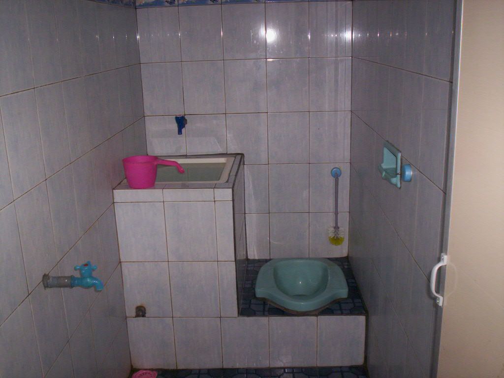 Desain Kamar Mandi Kloset Jongkok (WC Jongkok) Desainrumahnya Desain Kamar Mandi Kloset Jongkok (WC Jongkok) Desainrumahnya