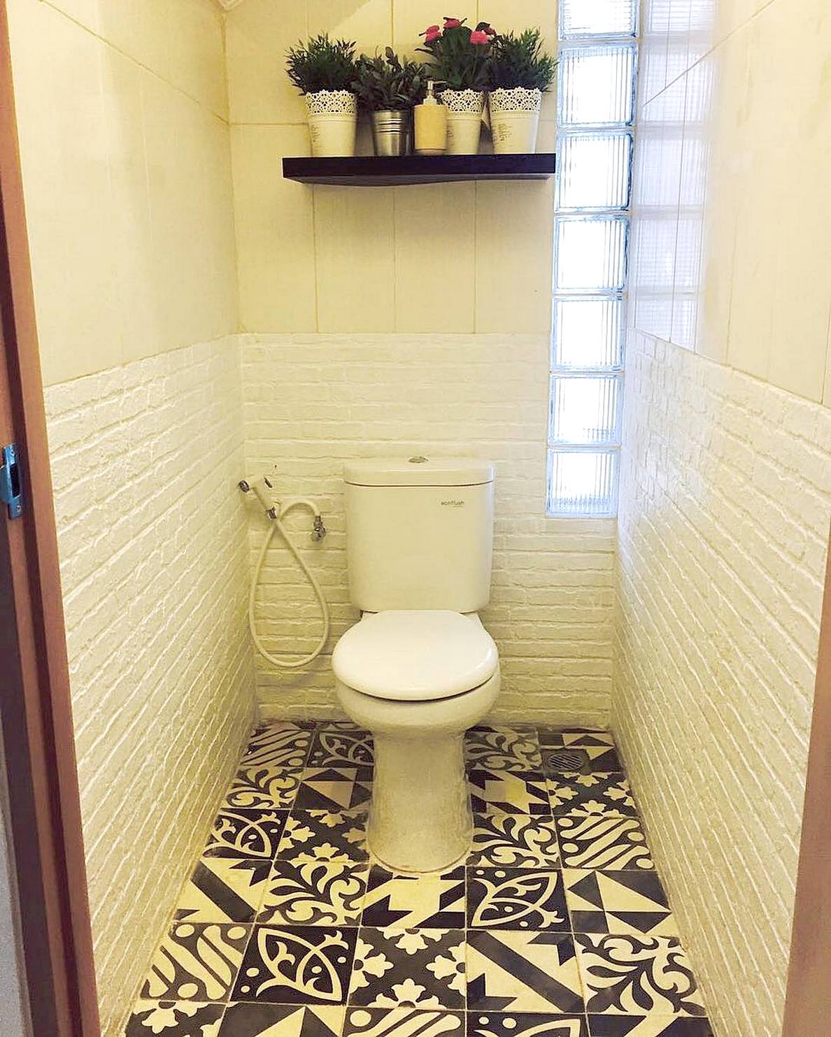 Desain Keramik Kamar Mandi Kecil Minimalis  Style Rumah Minimalis