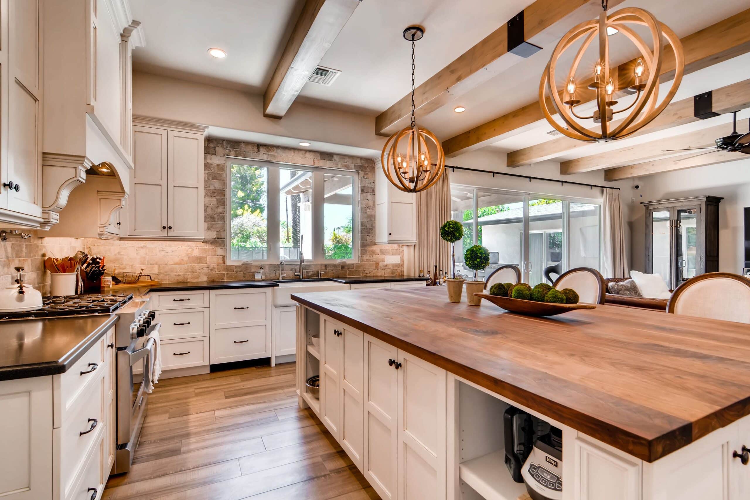 5 Contoh Desain Dapur yang Bagus (Mewah dan simpel) 5 Contoh Desain Dapur yang Bagus (Mewah dan simpel)